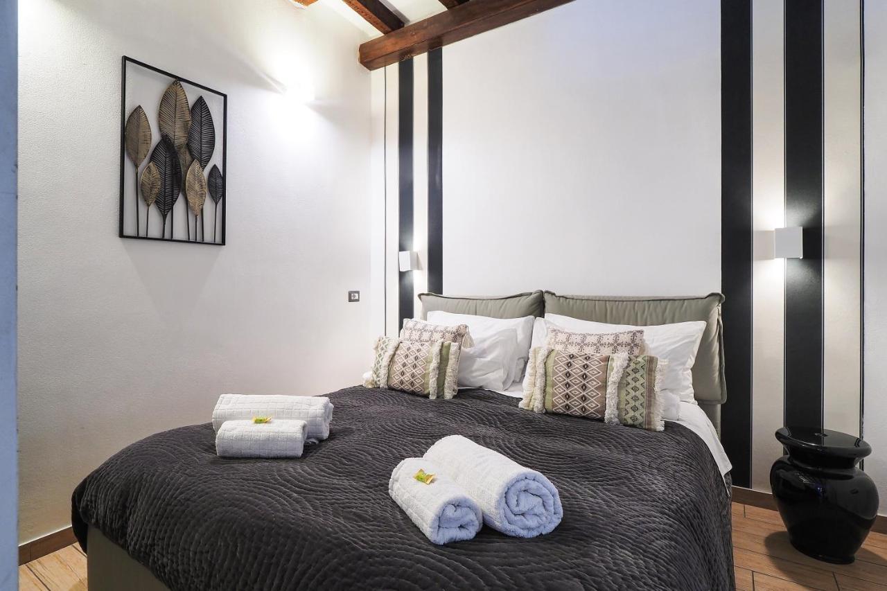 ミラノCentro Storico, Darsena E Duomo - Corso Genova - Italy Flat Vacationアパートメント エクステリア 写真